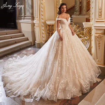 AmyLvager מעולה תחרה רכבת קפלה שמלת נשף שמלת החתונה 2023 יוקרה מתוקה צוואר חרוזים אפליקציות הנסיכה שמלת כלה.